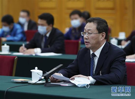 5月22日，全國人大代表霍照良參加內蒙古代表團的審議并發(fā)言。新華社記者 謝環(huán)馳 攝